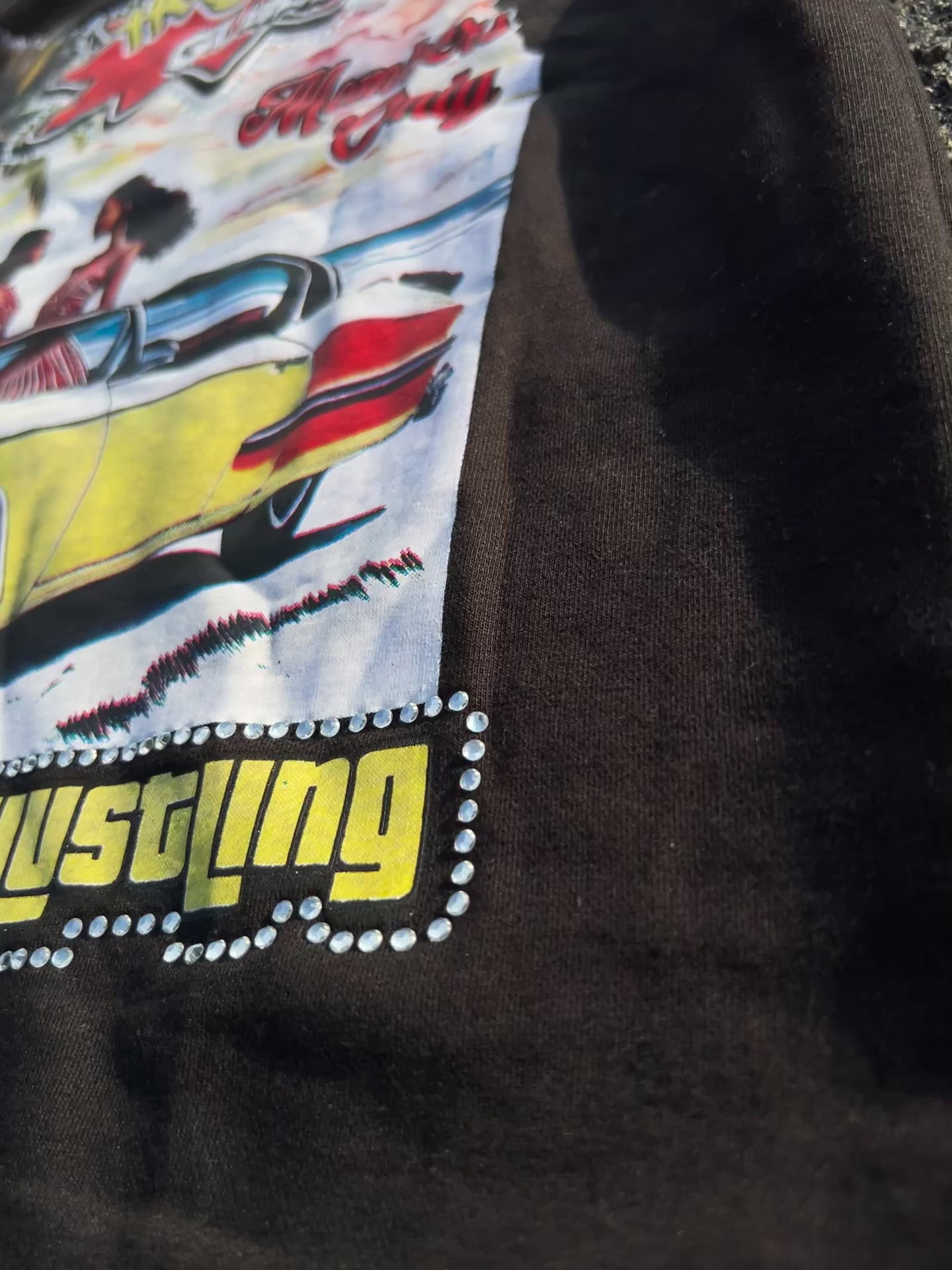 White “Hustlers Global” Graphic Tee